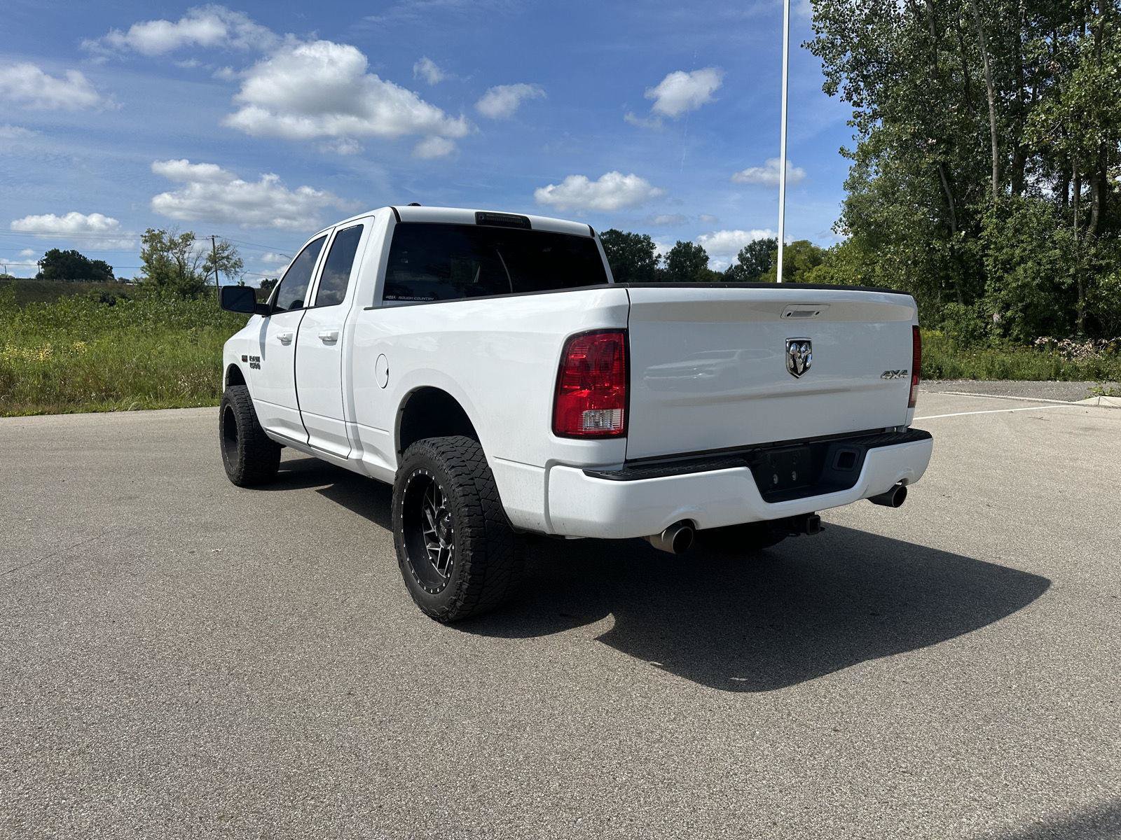 Used 2018 RAM 1500 Express w/ Express Value Package AWD/4WD image 3