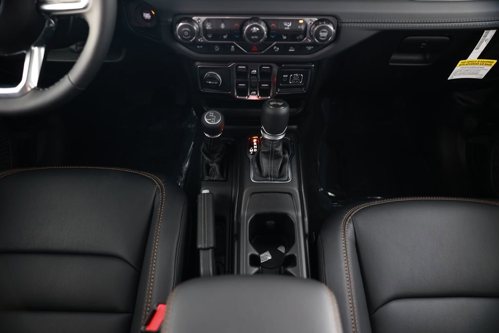 New 2026 Jeep Wrangler Unlimited Sahara AWD/4WD image 27