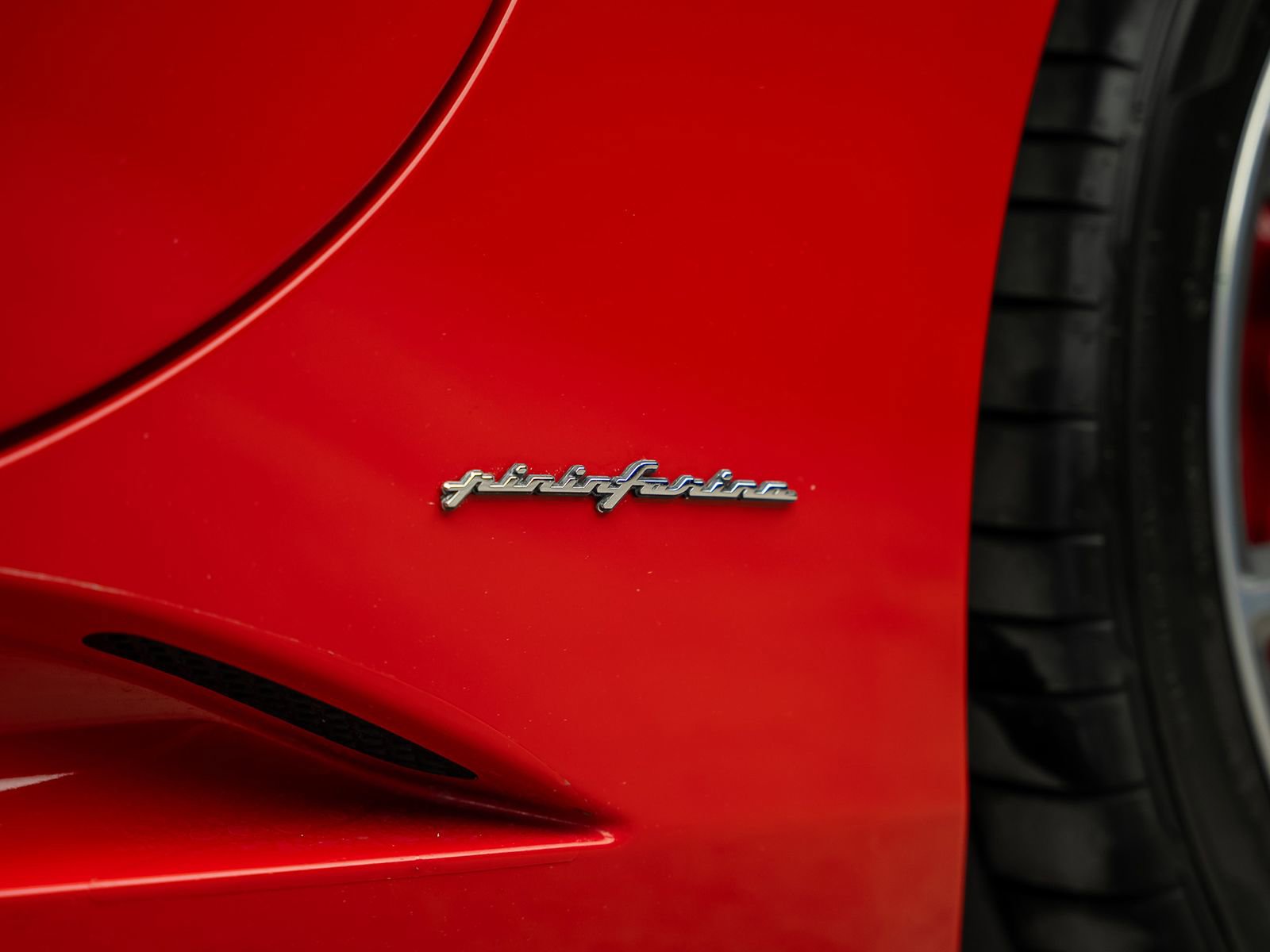 Used 2013 Ferrari California RWD image 31