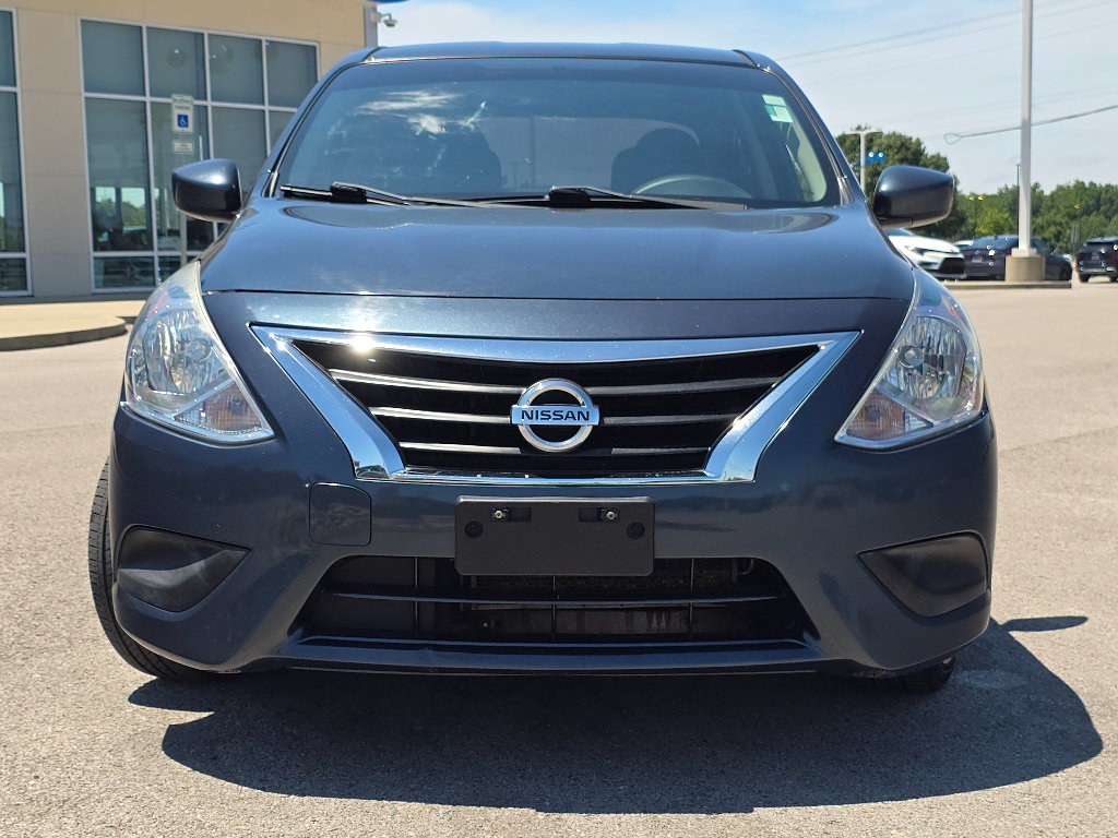 Used 2015 Nissan Versa SV FWD image 5
