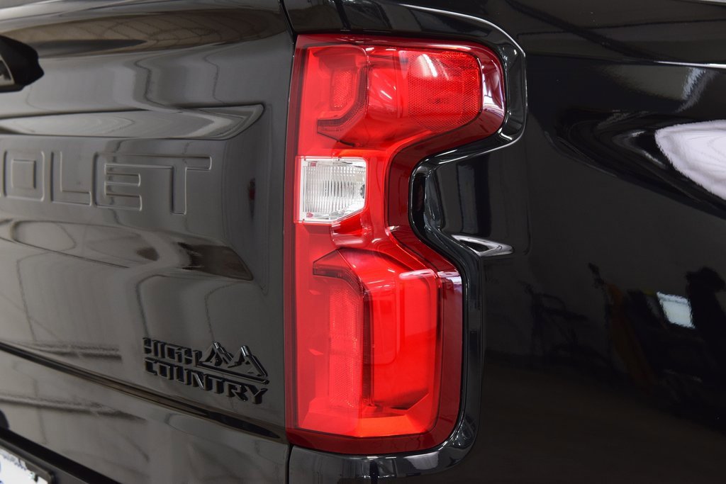 Used 2025 Chevrolet Silverado 1500 High Country w/ Midnight Edition image 19