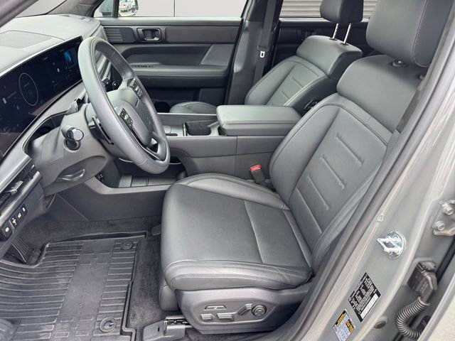 Used 2025 Hyundai Santa Fe Calligraphy FWD image 10