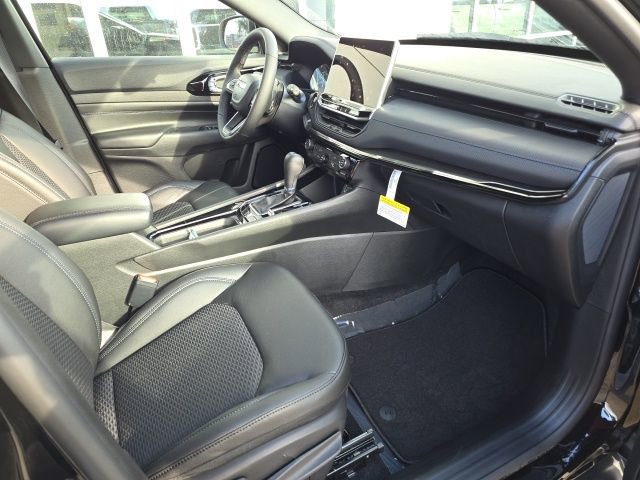 New 2026 Jeep Compass Latitude image 4