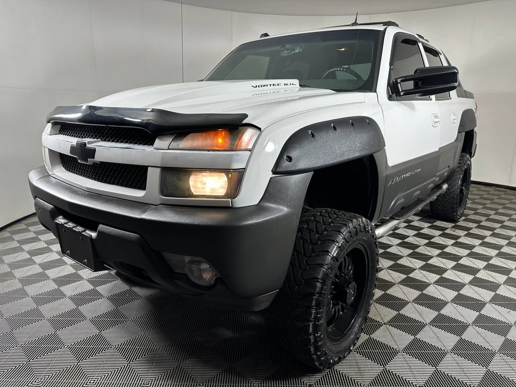 Used 2004 Chevrolet Avalanche 2500 w/ Preferred Equipment Group AWD/4WD image 1