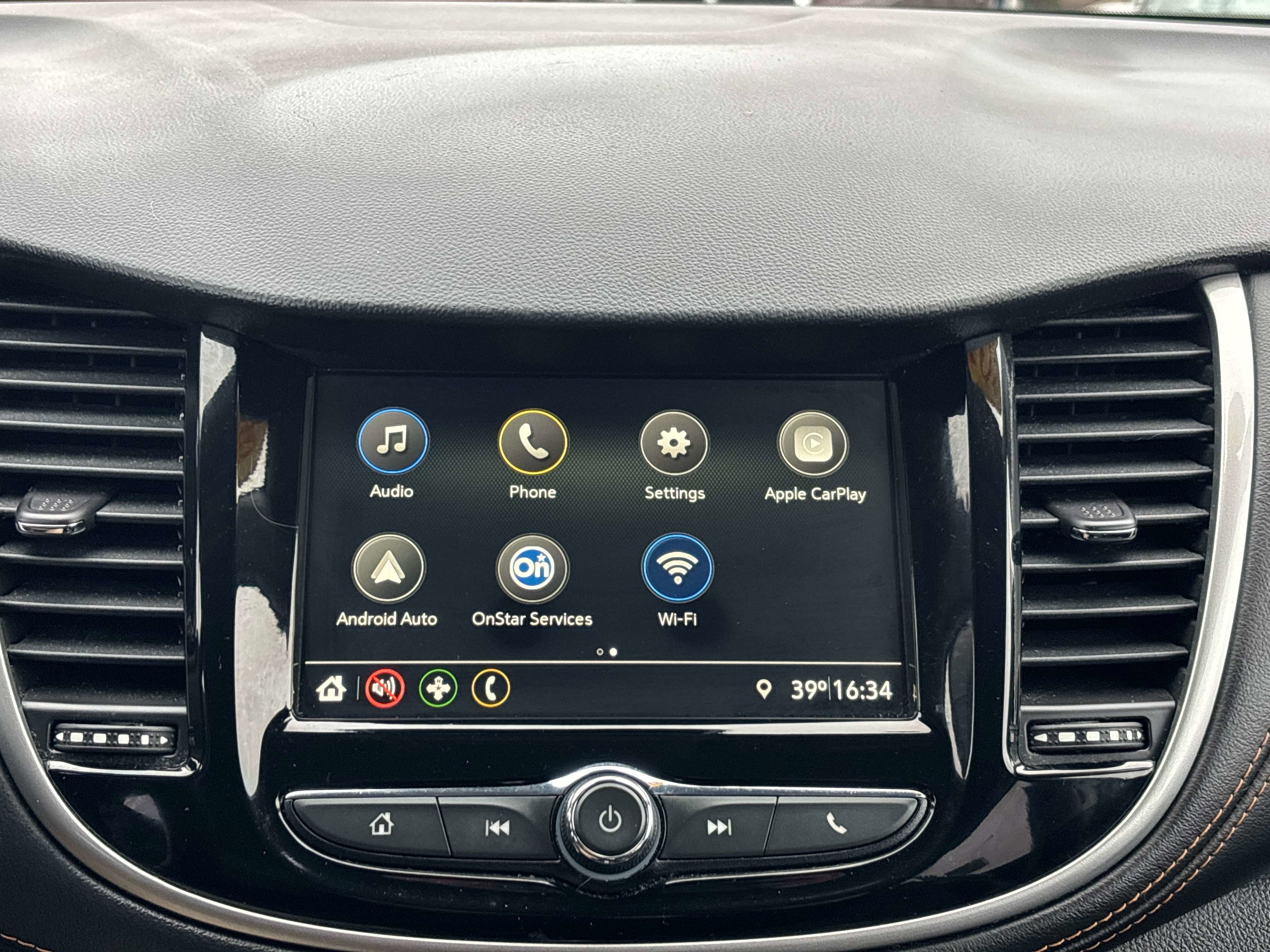 Used 2019 Chevrolet Trax LT w/ LT Convenience Package image 23