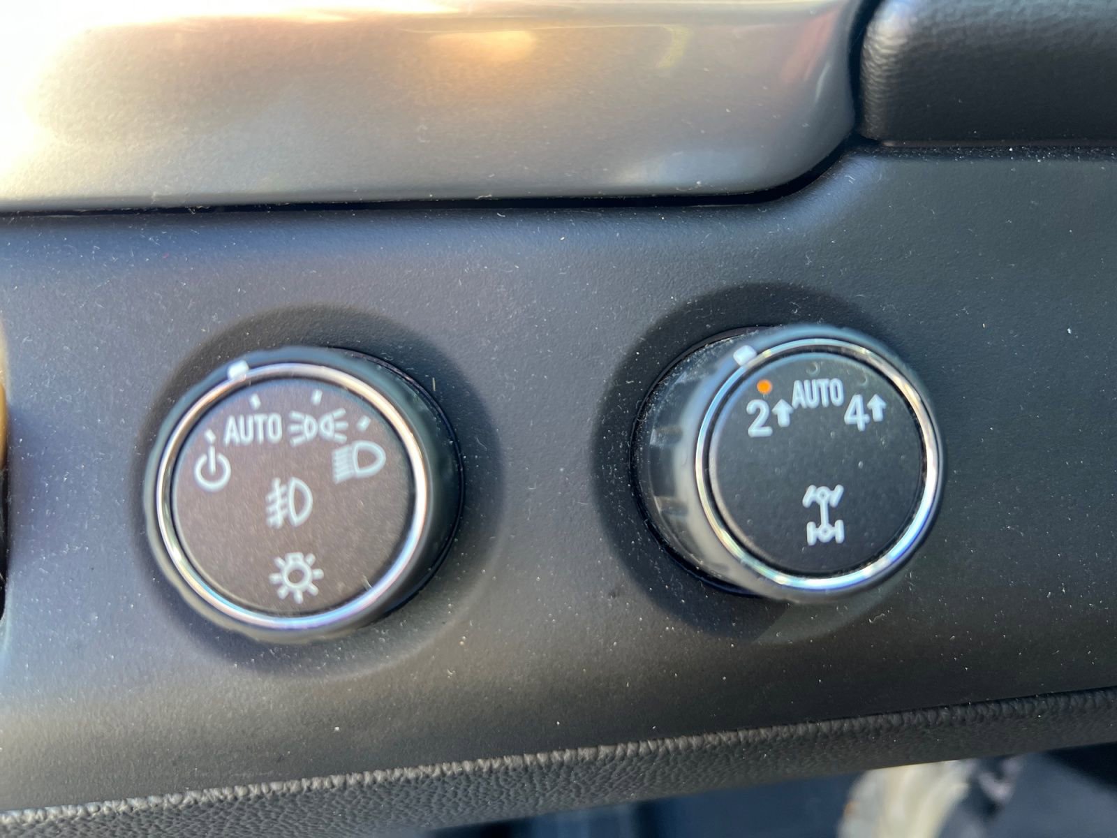 Used 2020 Chevrolet Suburban Premier image 26