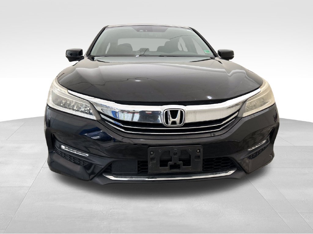 Used 2017 Honda Accord Touring image 8