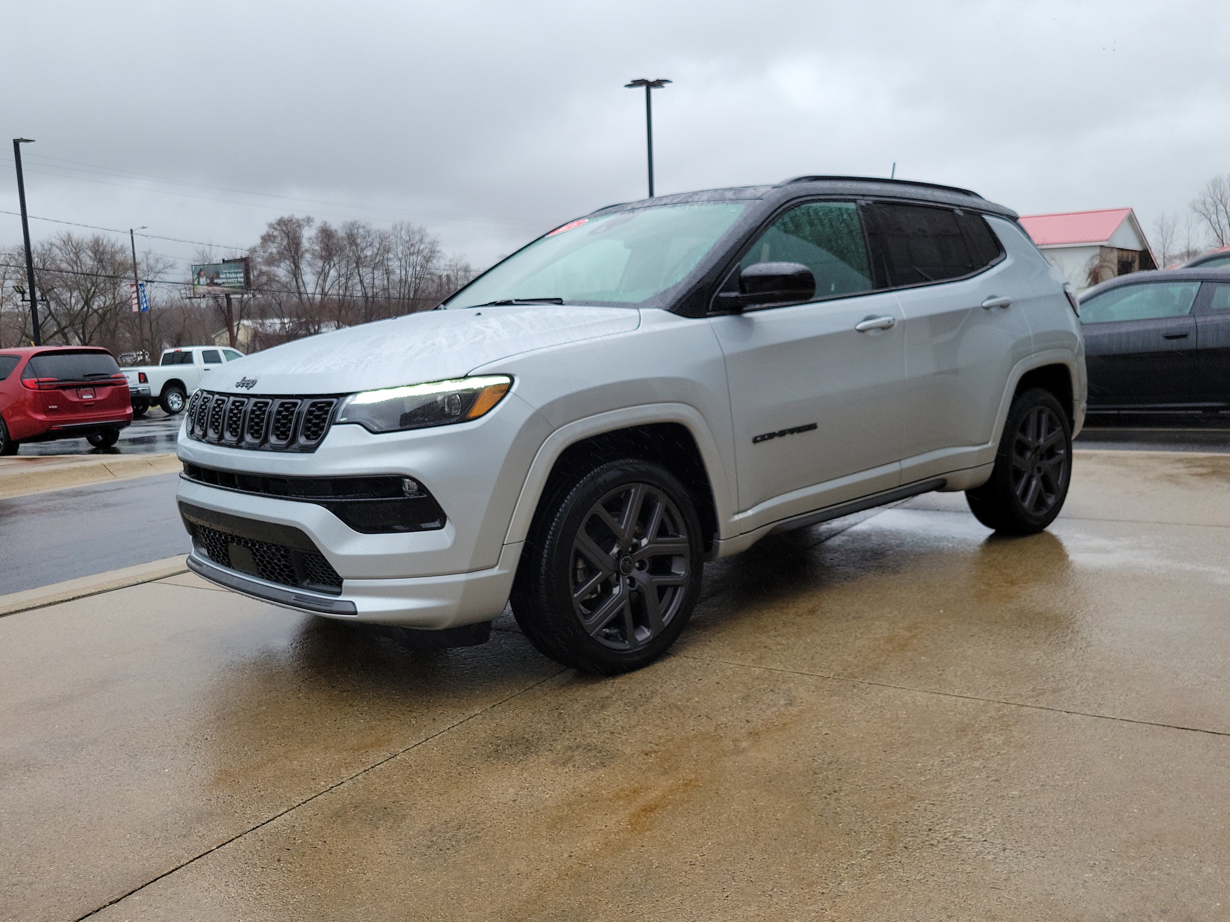 Used 2025 Jeep Compass Limited w/ High Altitude Package image 2