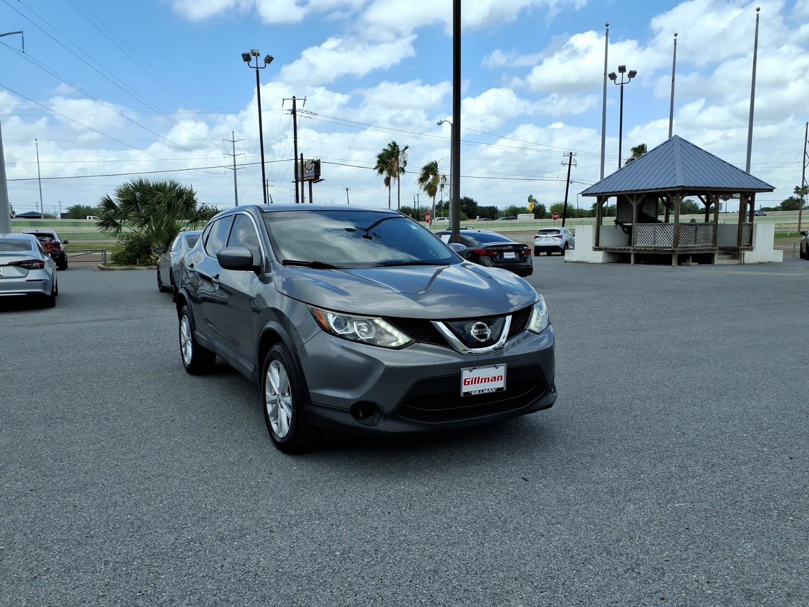 Used 2019 Nissan Rogue Sport S w/ Appearance Package FWD image 2