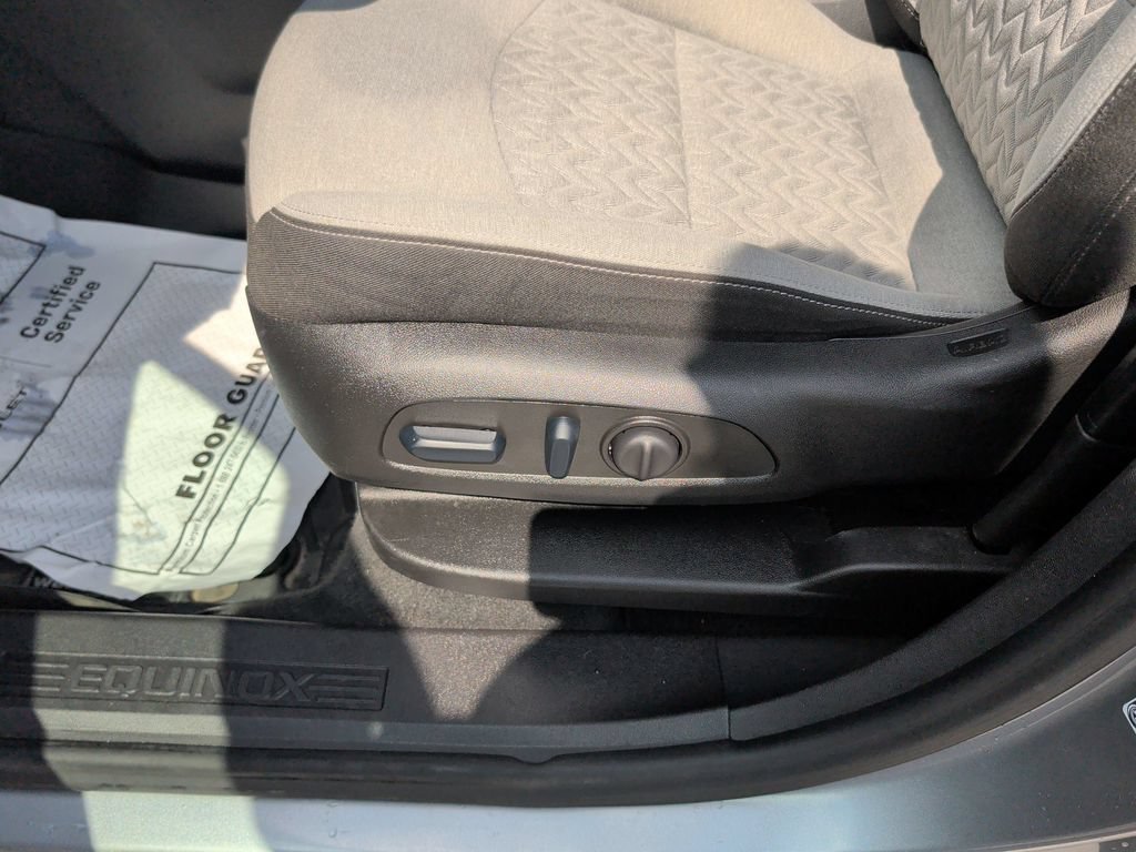 Used 2024 Chevrolet Equinox LS w/ LS Convenience Package AWD/4WD image 16
