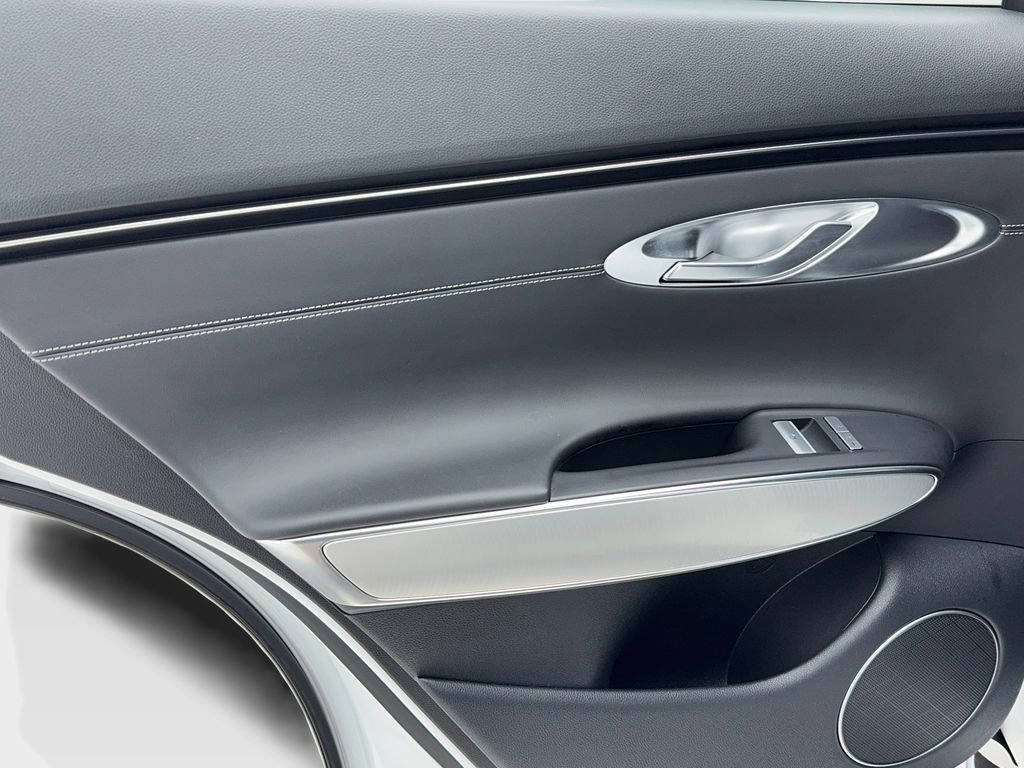 Used 2024 Genesis GV70 2.5T w/ Select Package image 43