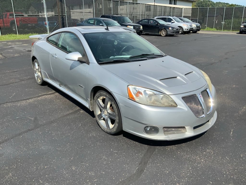 Used 2009 Pontiac G6 GXP w/ Sun And Sound Package FWD image 4