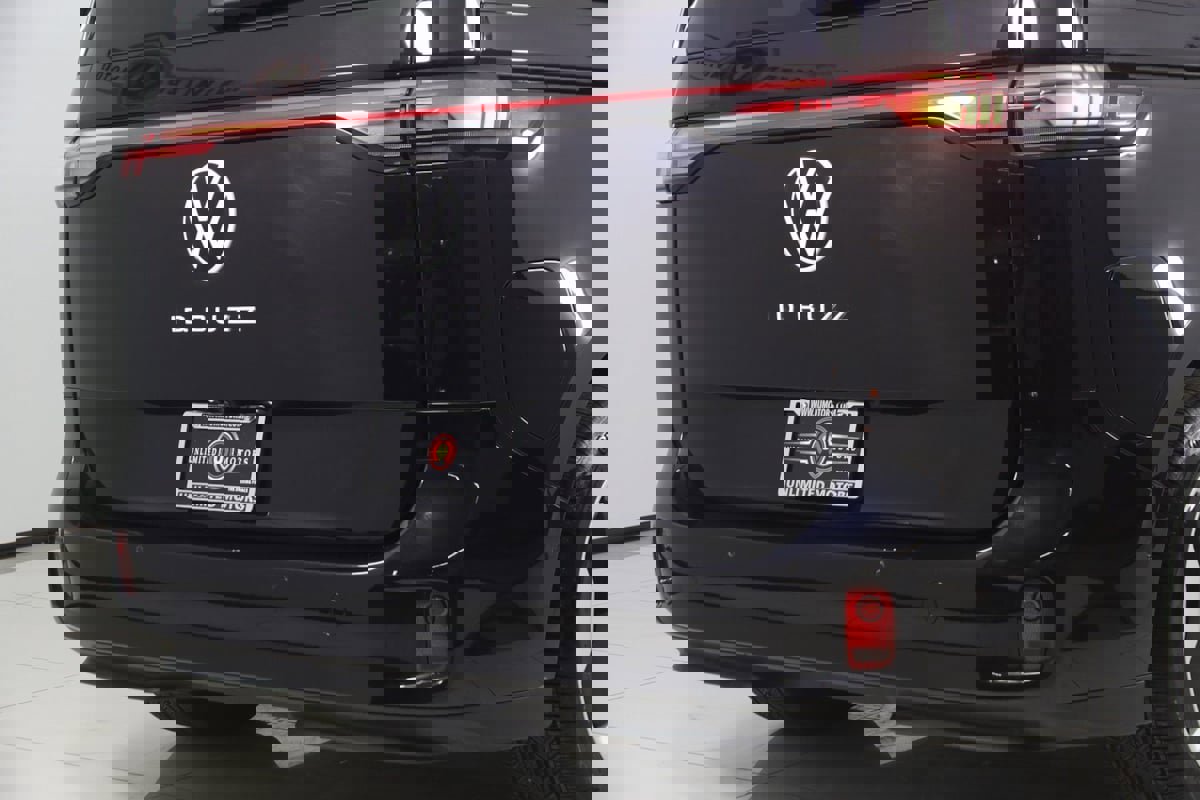 Used 2025 Volkswagen ID. Buzz Pro S image 48