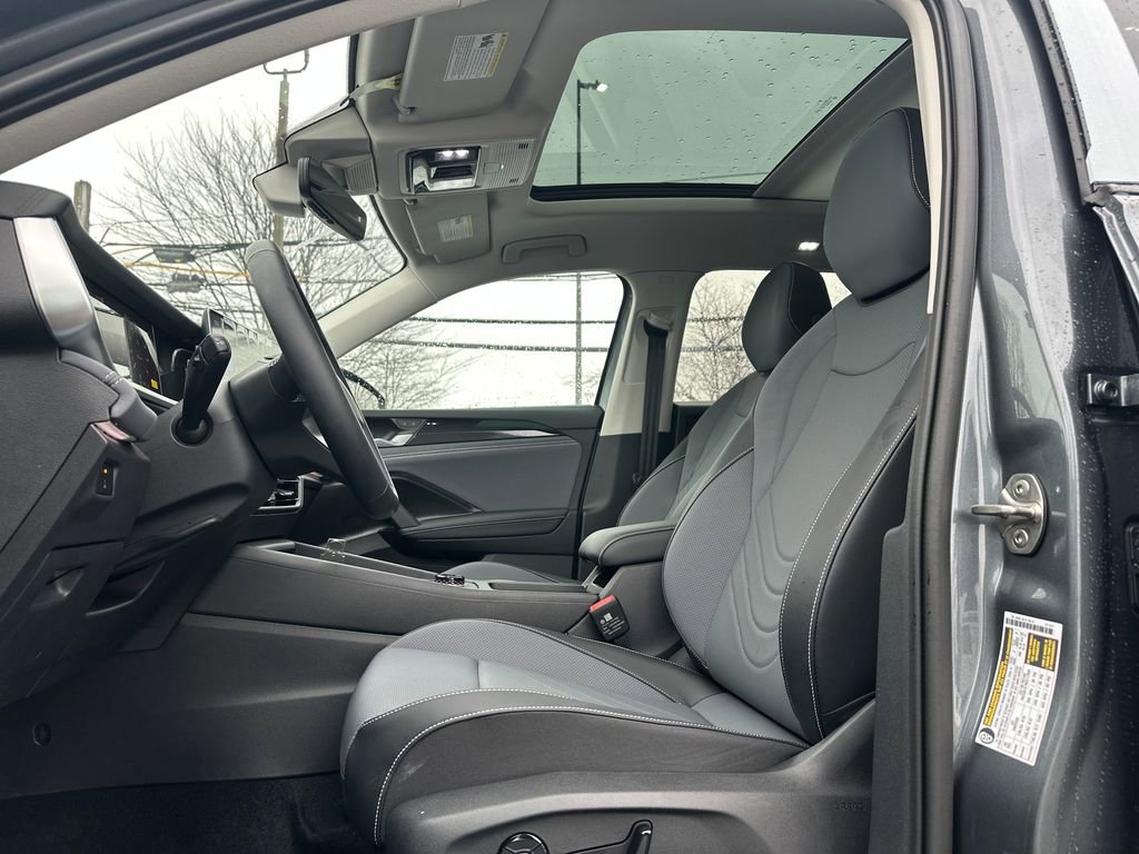 New 2026 Volkswagen Tiguan SE image 3