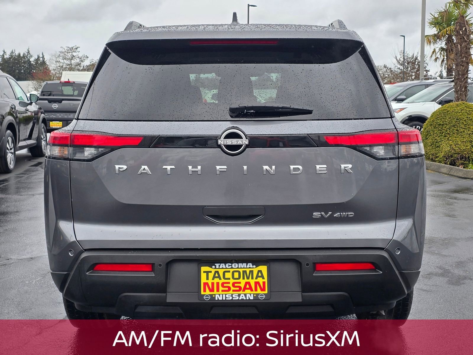 Used 2024 Nissan Pathfinder SV image 4