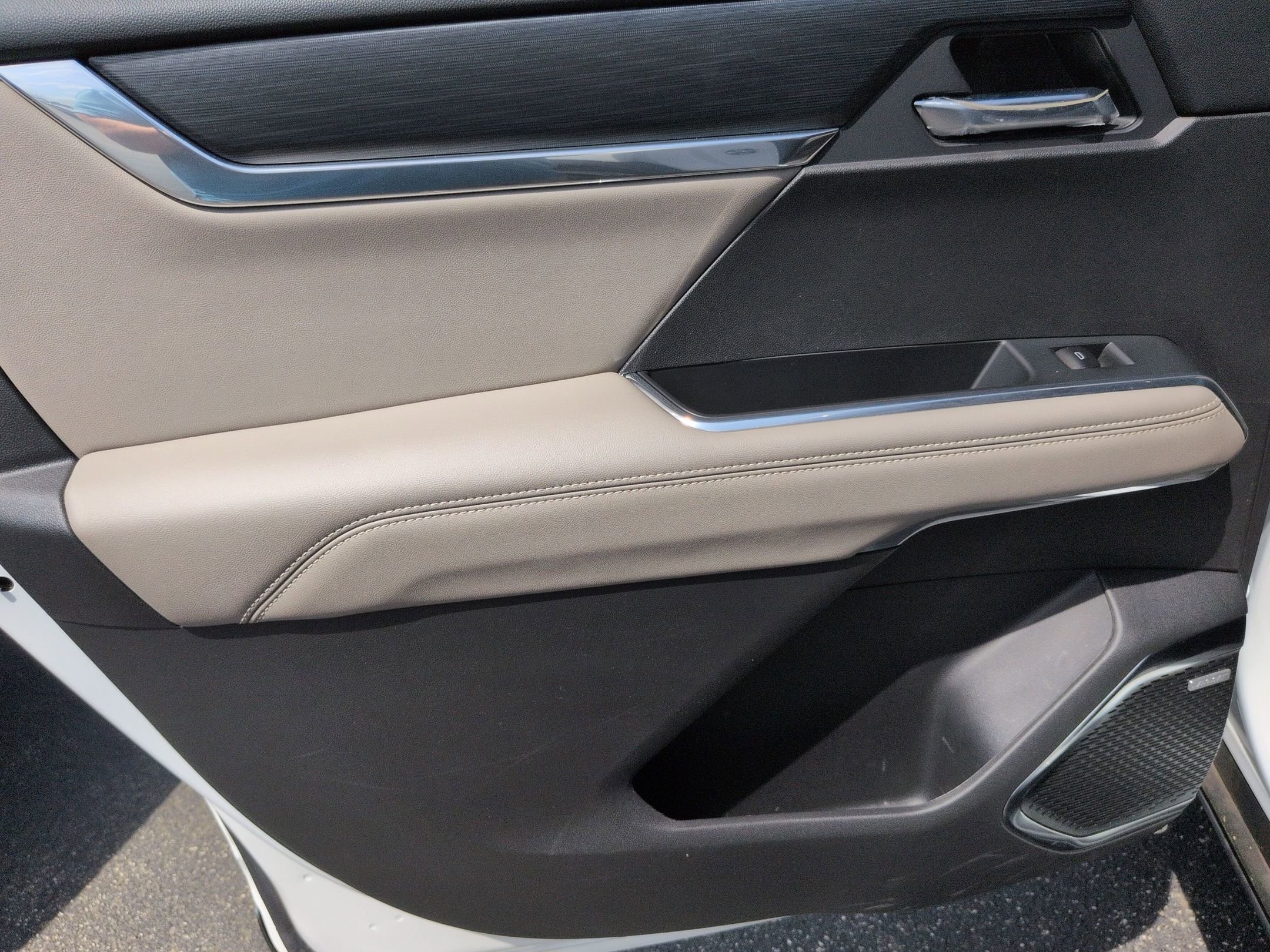 Certified 2025 GMC Acadia Elevation w/ Elevation Premium Package image 28