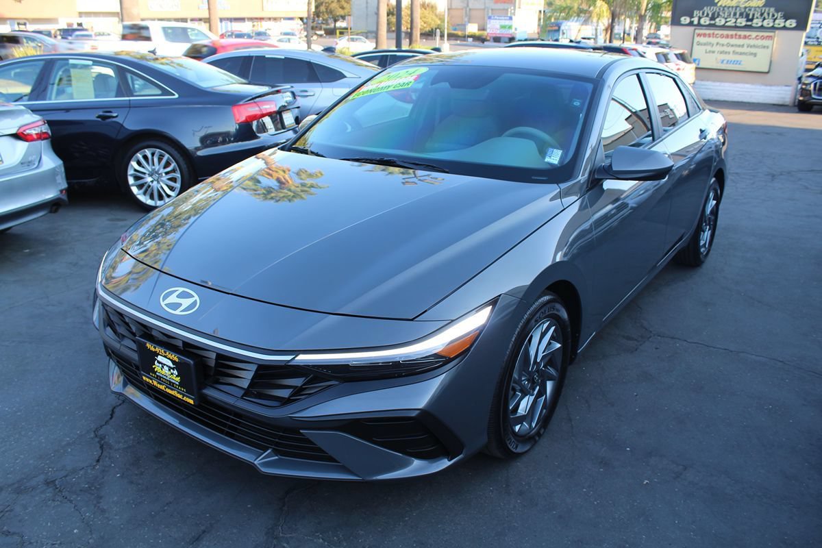 Used 2024 Hyundai Elantra SEL FWD image 4