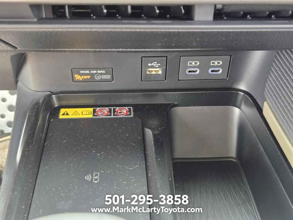 New 2026 Toyota Camry SE FWD image 19