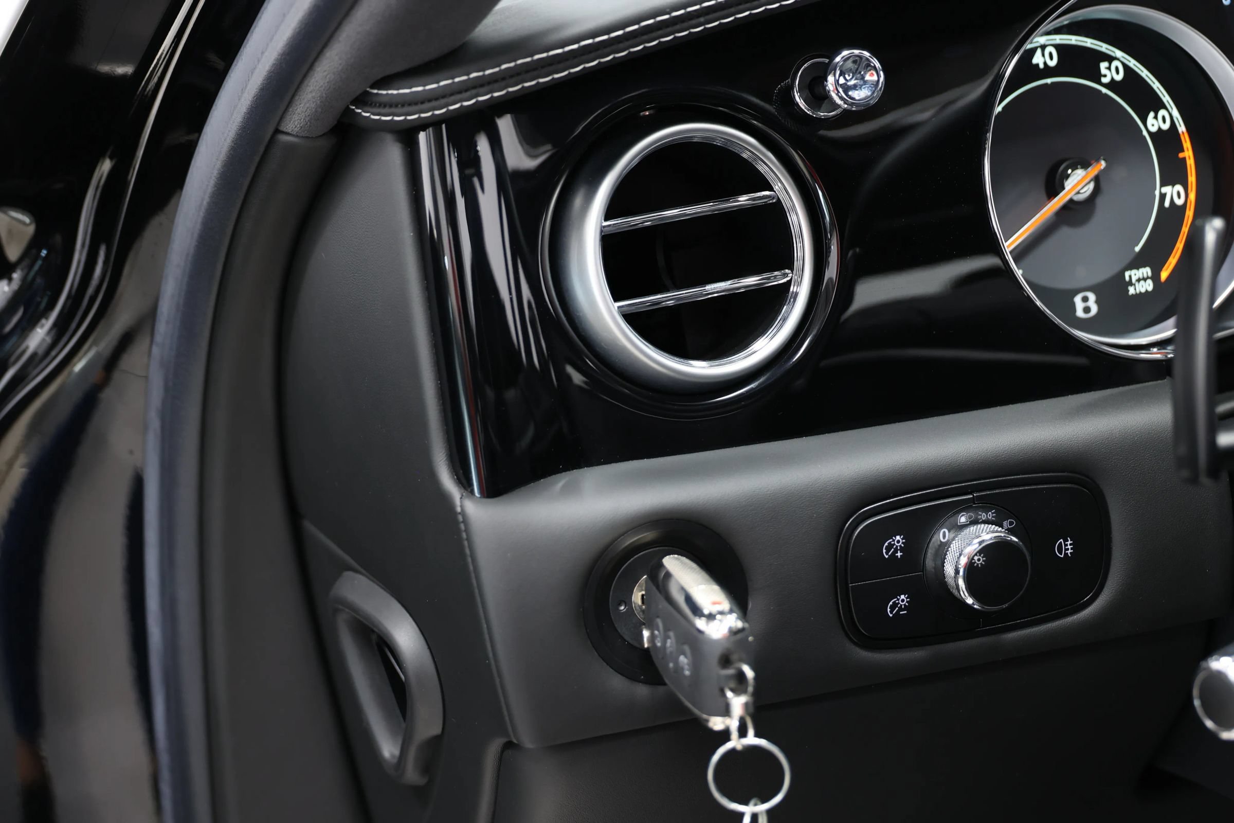 Used 2015 Bentley Flying Spur V8 AWD/4WD image 22