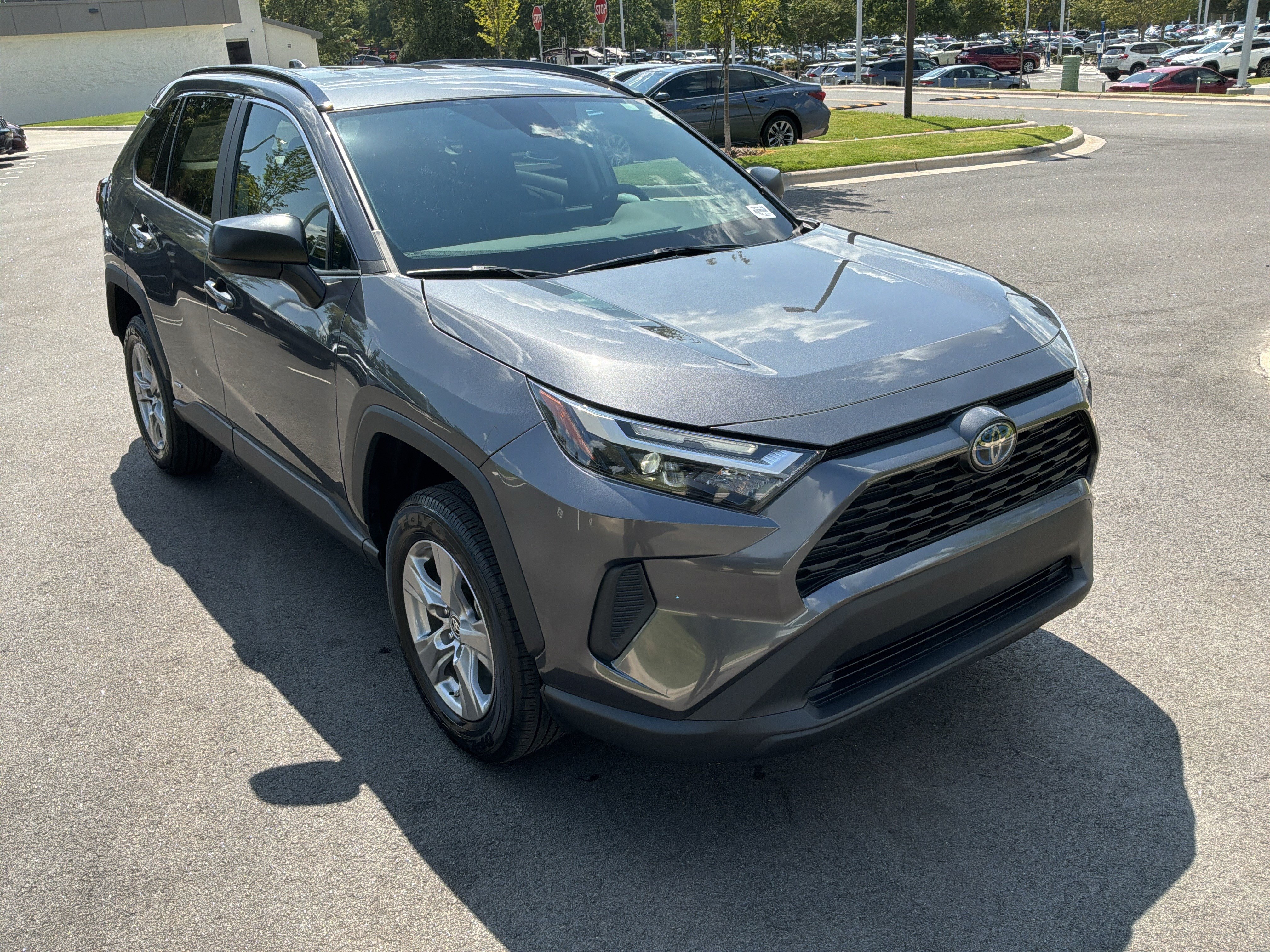 Used 2024 Toyota RAV4 LE AWD/4WD image 2