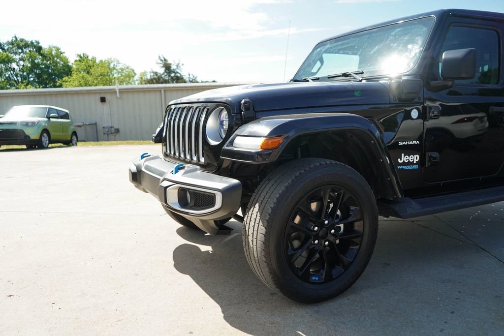 Used 2022 Jeep Wrangler Unlimited Sahara w/ Cold Weather Group image 16