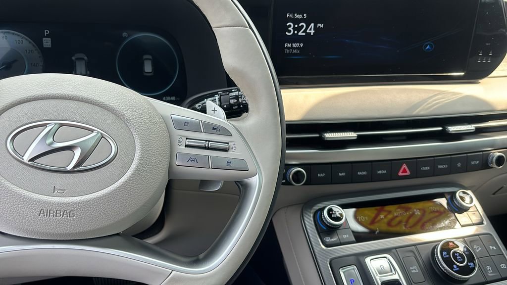 Used 2024 Hyundai Palisade Calligraphy image 18