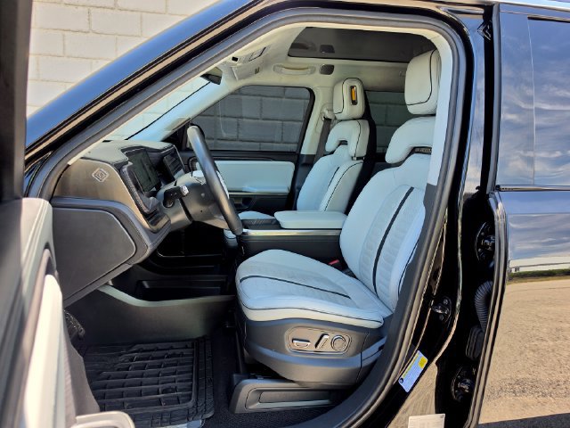 Used 2023 Rivian R1S Launch Edition Quad AWD/4WD image 19