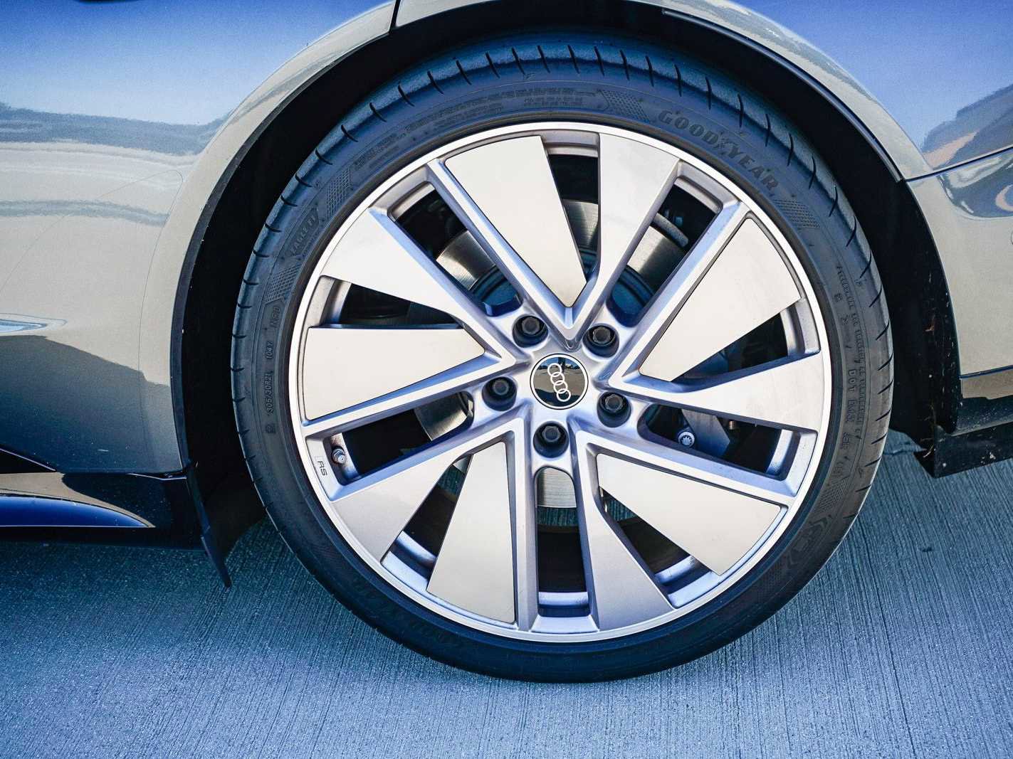 Used 2022 Audi e-tron GT Prestige w/ Prestige Package image 10