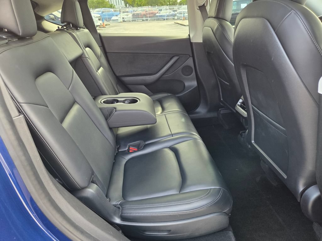 Used 2021 Tesla Model Y Long Range AWD/4WD image 16