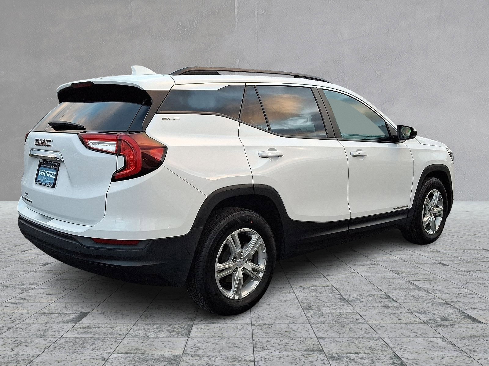 Certified 2022 GMC Terrain SLE w/ Driver Convenience Package image 11