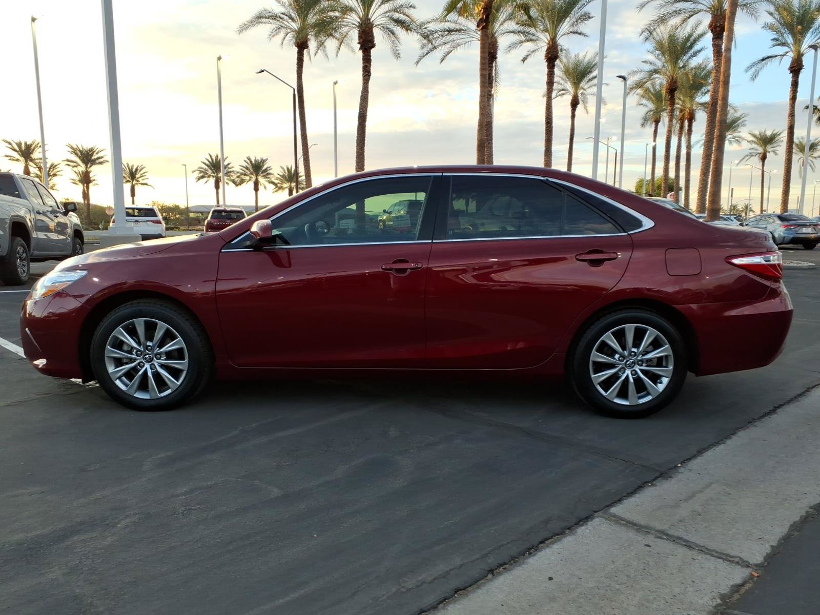 Certified 2017 Toyota Camry XLE FWD image 7