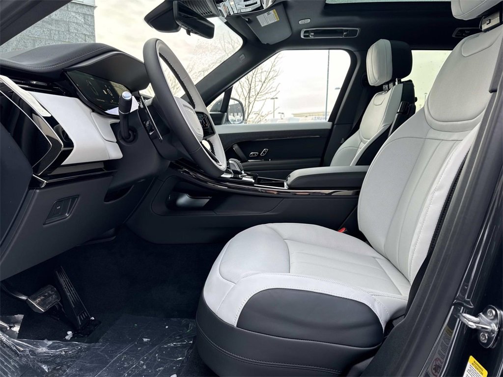 New 2026 Land Rover Range Rover Sport Dynamic SE image 17