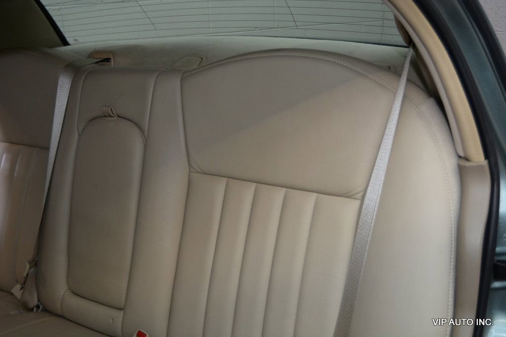 Used 2006 Lincoln Town Car Signature image 23