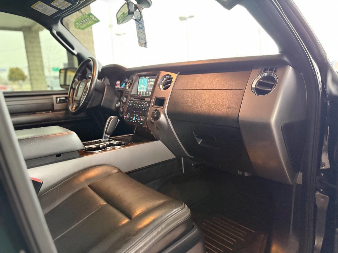 Used 2016 Ford Expedition Platinum image 44