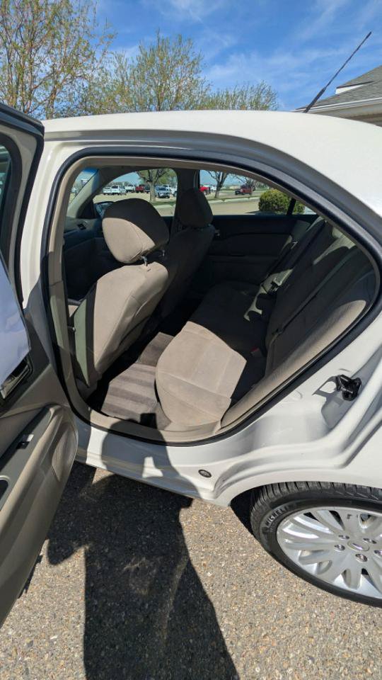 Used 2012 Ford Fusion Hybrid FWD image 12
