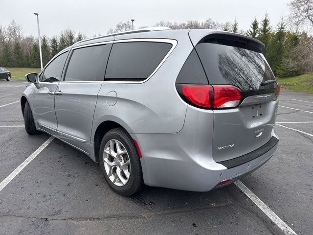 Used 2018 Chrysler Pacifica Limited image 4