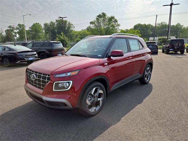 New 2025 Hyundai Venue Limited image 2