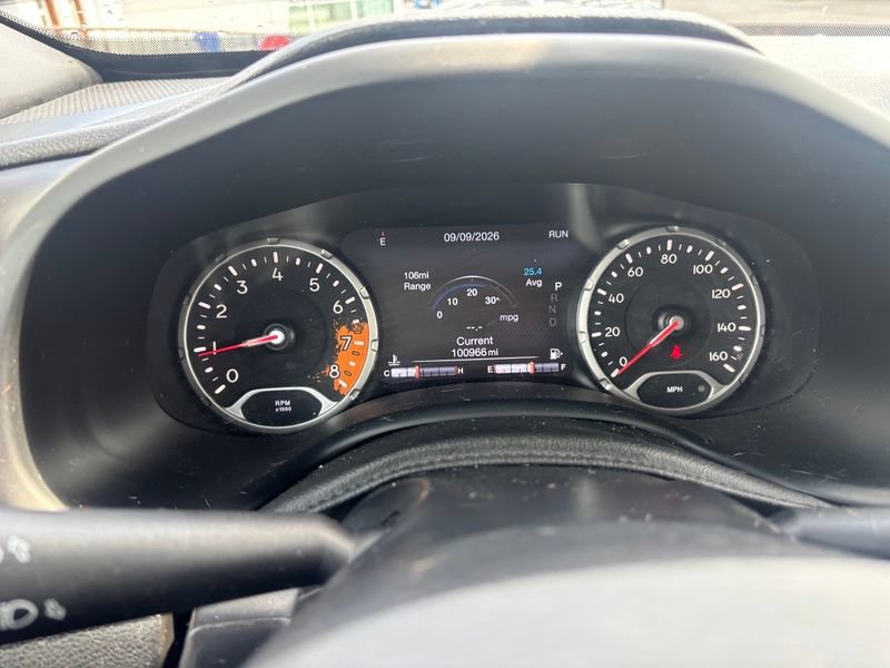 Used 2018 Jeep Renegade Trailhawk w/ UConnect 8.4 Nav Group AWD/4WD image 14
