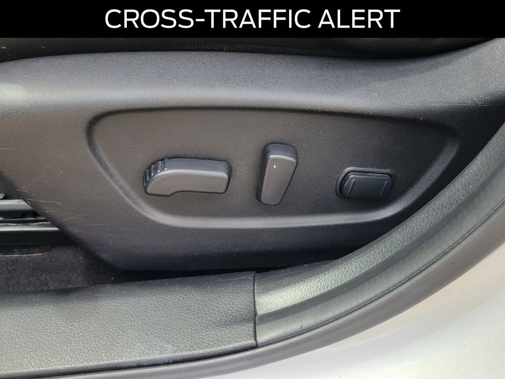 Used 2017 Nissan Rogue SV image 16