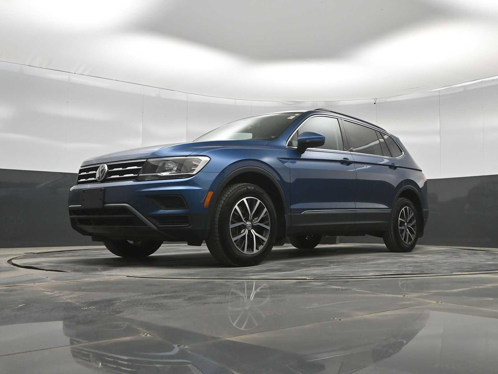 Used 2018 Volkswagen Tiguan SE AWD/4WD image 34