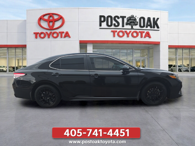 Used 2020 Toyota Camry SE FWD image 8