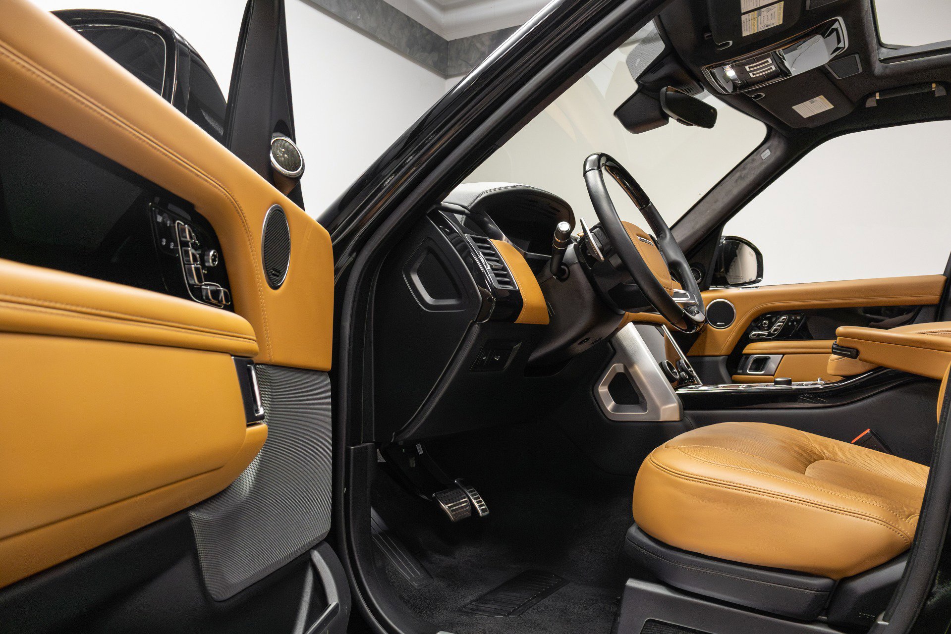 Used 2022 Land Rover Range Rover Autobiography image 48