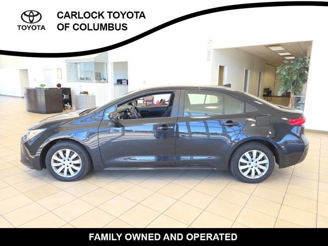 Used 2025 Toyota Corolla LE w/ Convenience Package FWD image 2