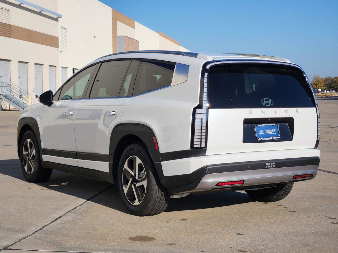 New 2026 Hyundai Ioniq 9 S image 3