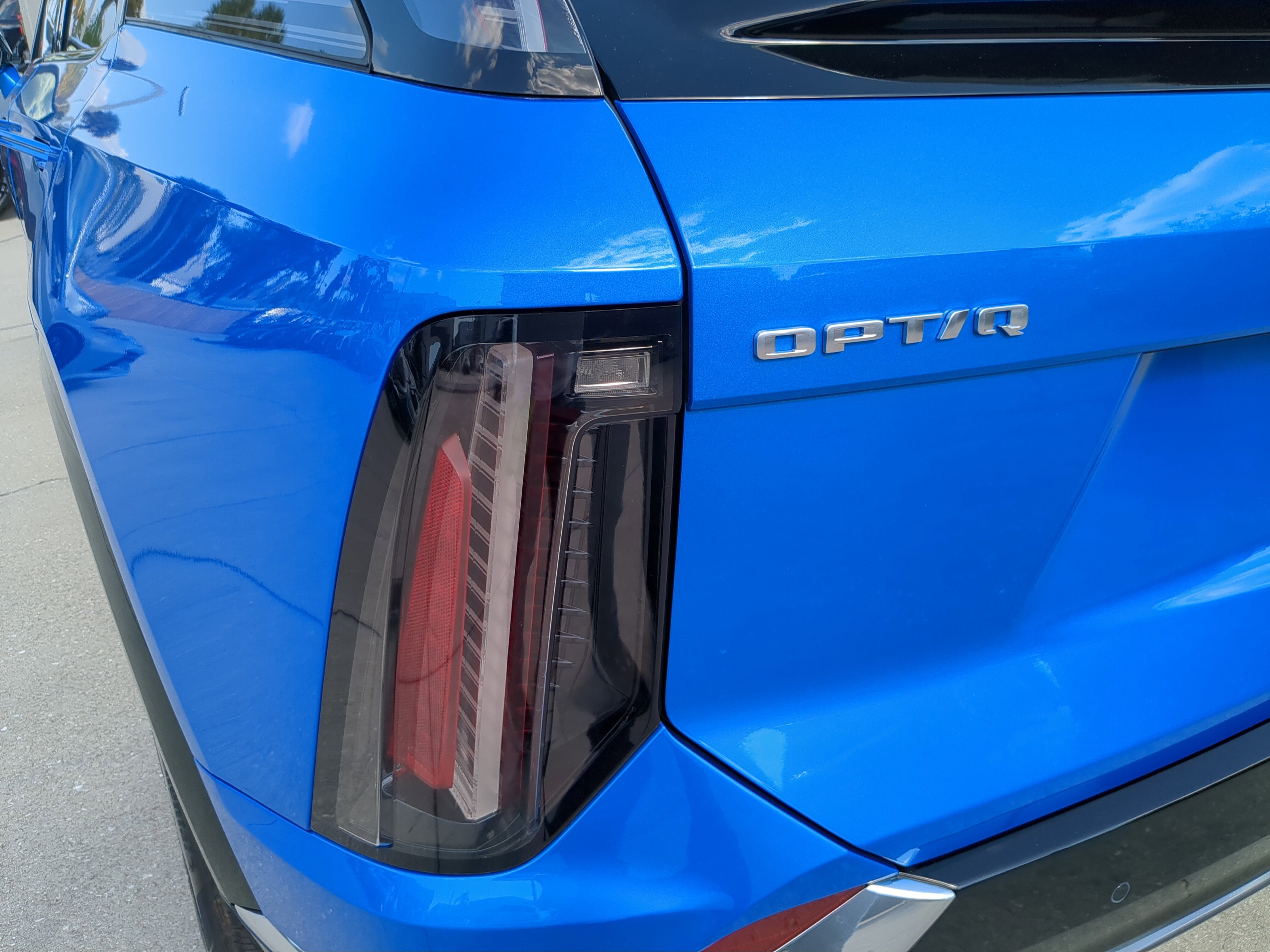 New 2026 Cadillac Optiq Luxury 1 image 10