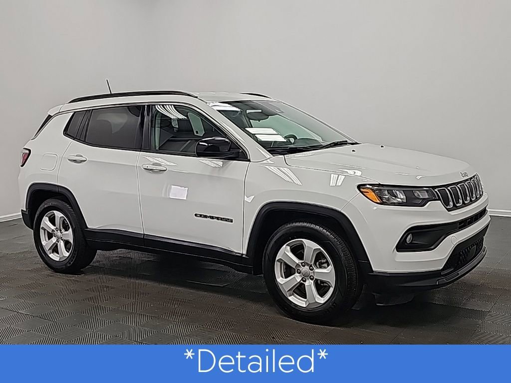 Used 2022 Jeep Compass Latitude image 3