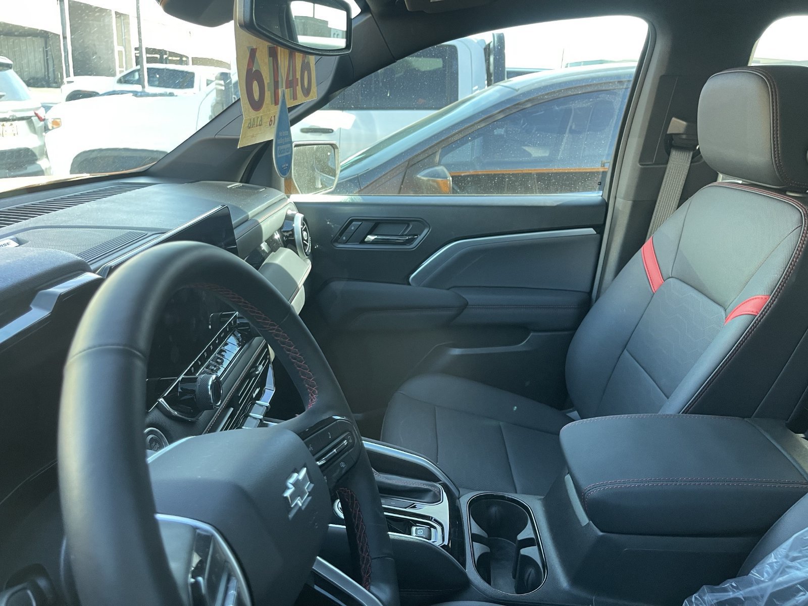 Used 2025 Chevrolet Colorado Z71 w/ Technology Package AWD/4WD image 12