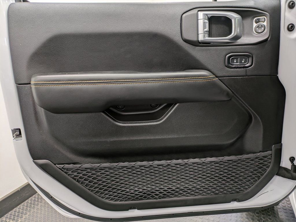 Used 2024 Jeep Wrangler Sahara image 8