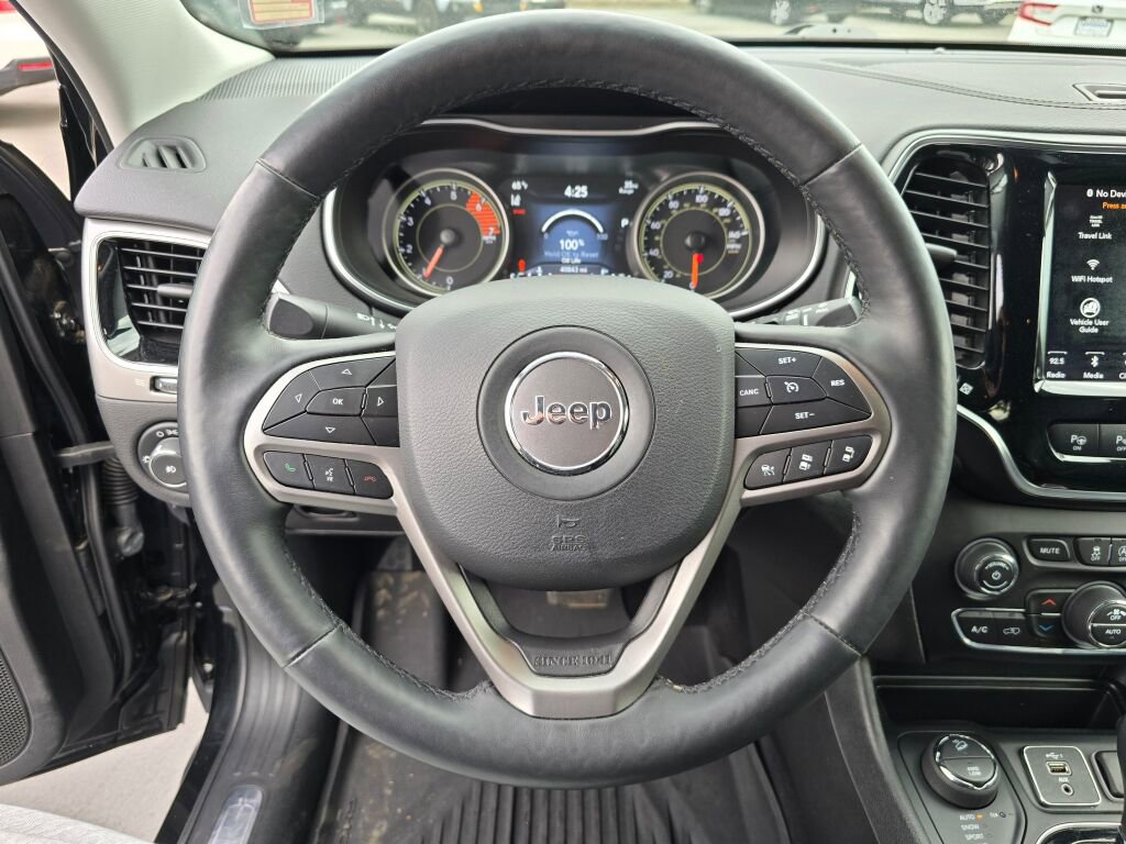 Used 2019 Jeep Cherokee Limited w/ Technology Group image 18