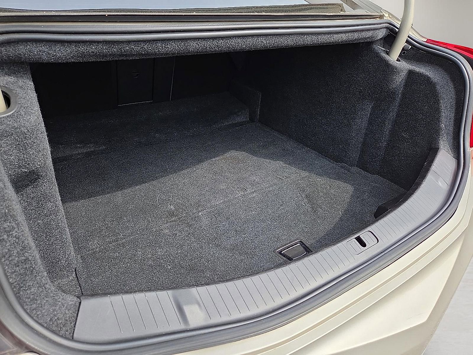 Used 2013 Cadillac XTS Platinum AWD/4WD image 9